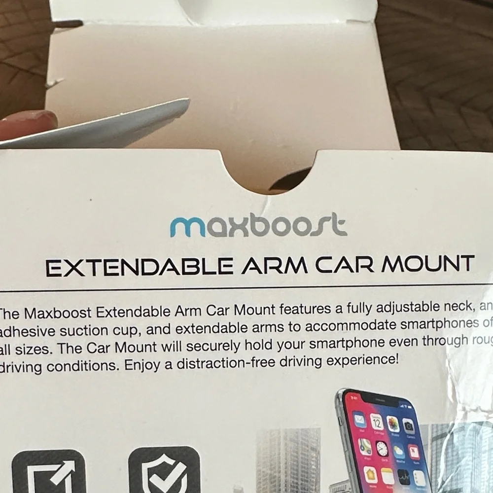 Maxboost Extendable Arm Car Mount for cell phone universal size
